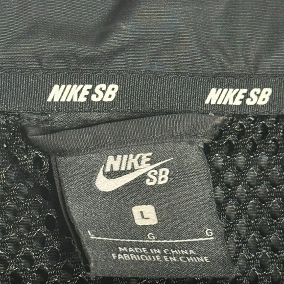Nike Black and Cream Windbreaker Jacket y2k - Picture 5 of 12